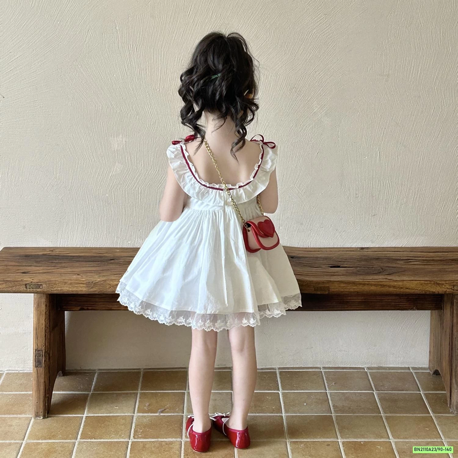 ĐẦM 2 DÂY TRẮNG VIỀN ĐỎ