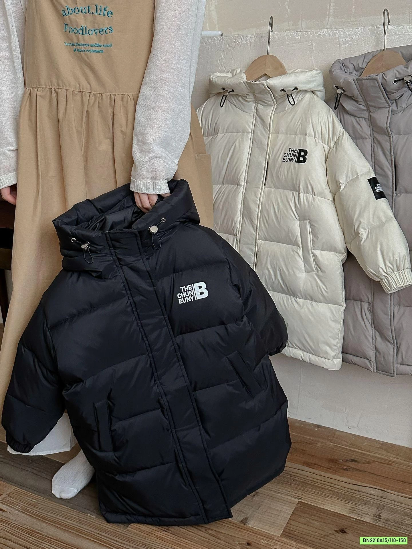 KHOÁC PHAO DÁNG DÀI LIỀN MŨ