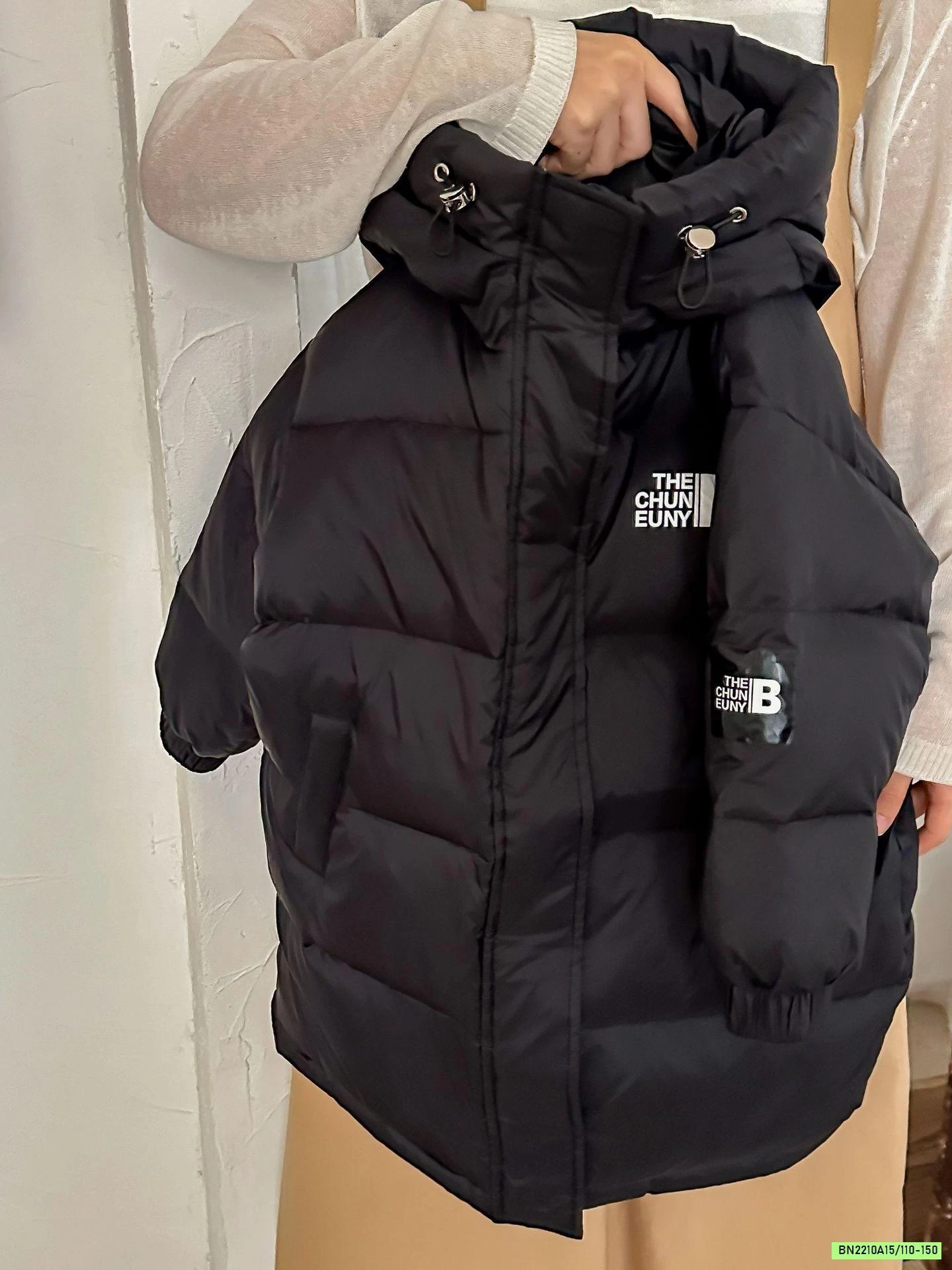 KHOÁC PHAO DÁNG DÀI LIỀN MŨ