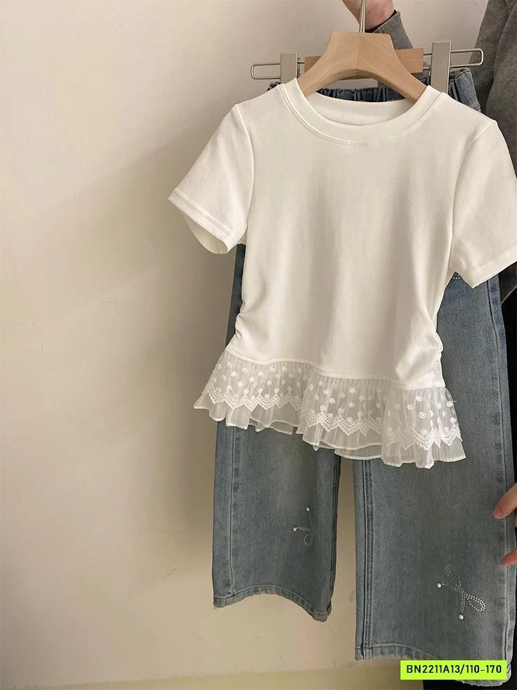 ÁO THUN VIỀN REN MIX JEANS SUÔNG