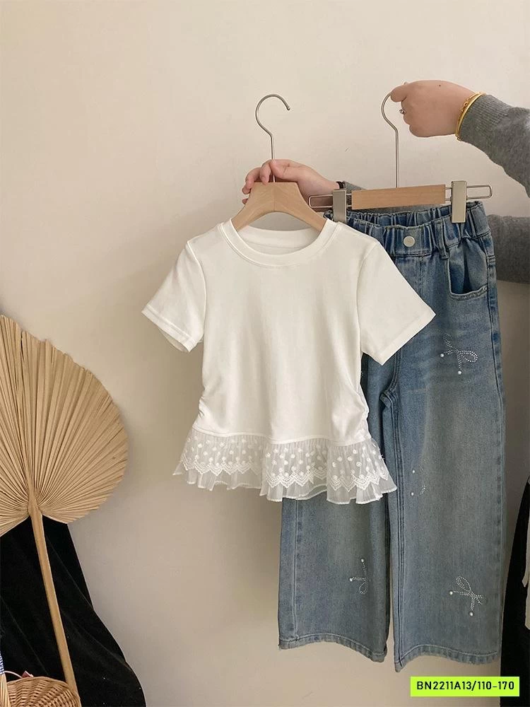 ÁO THUN VIỀN REN MIX JEANS SUÔNG