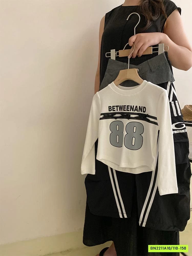 CROPTOP SỐ 88 MIX JOGGER SỌC