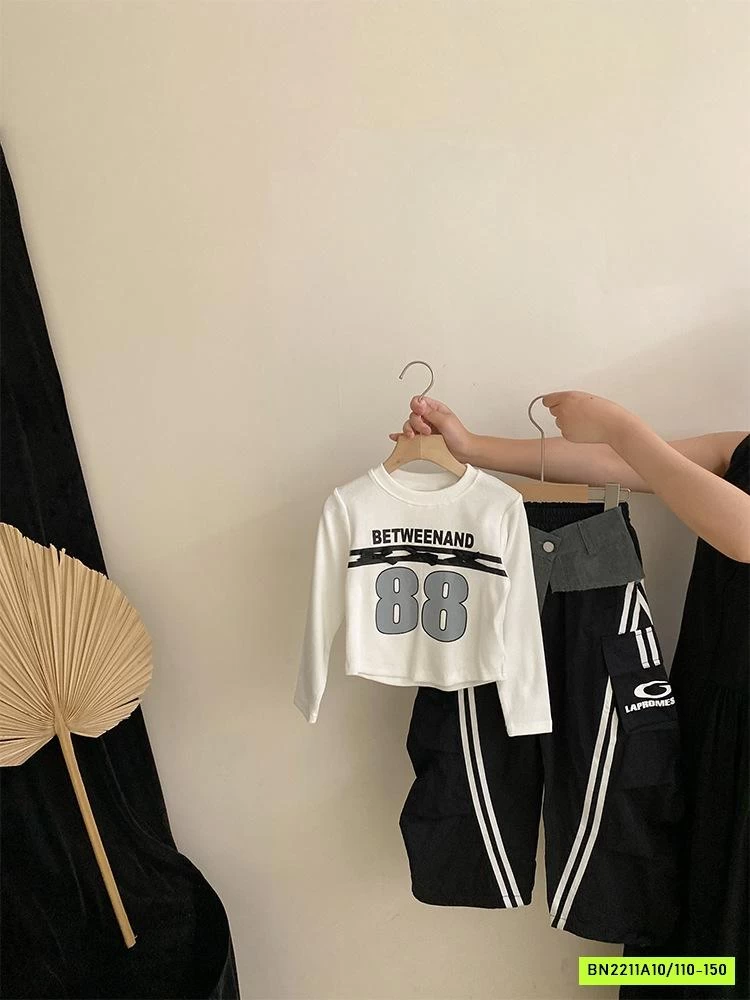 CROPTOP SỐ 88 MIX JOGGER SỌC