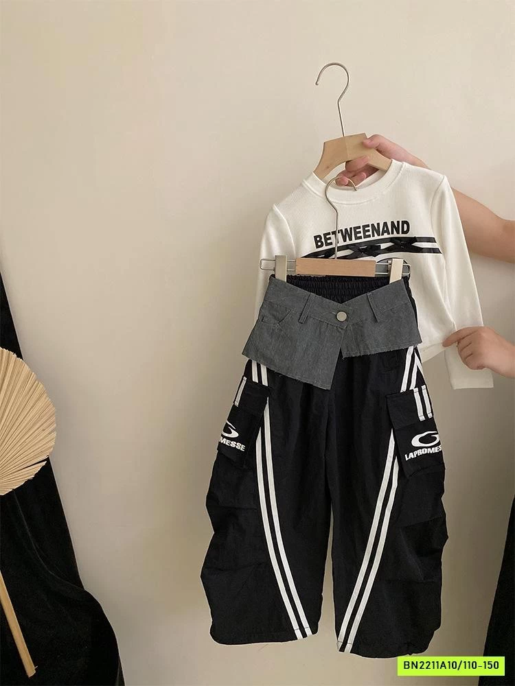 CROPTOP SỐ 88 MIX JOGGER SỌC