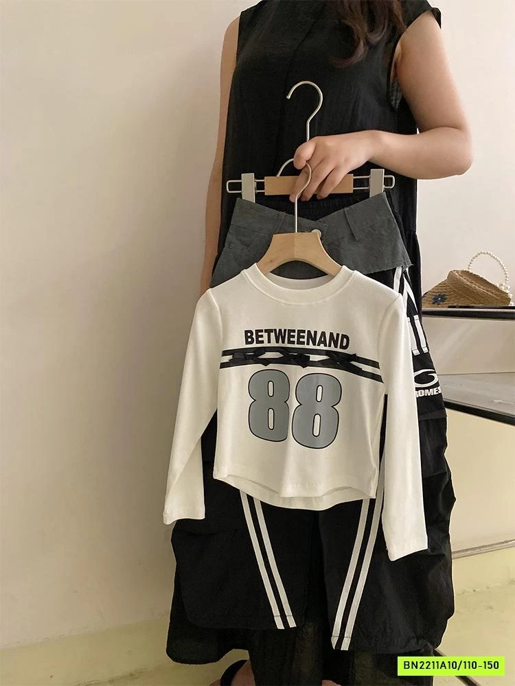 CROPTOP SỐ 88 MIX JOGGER SỌC