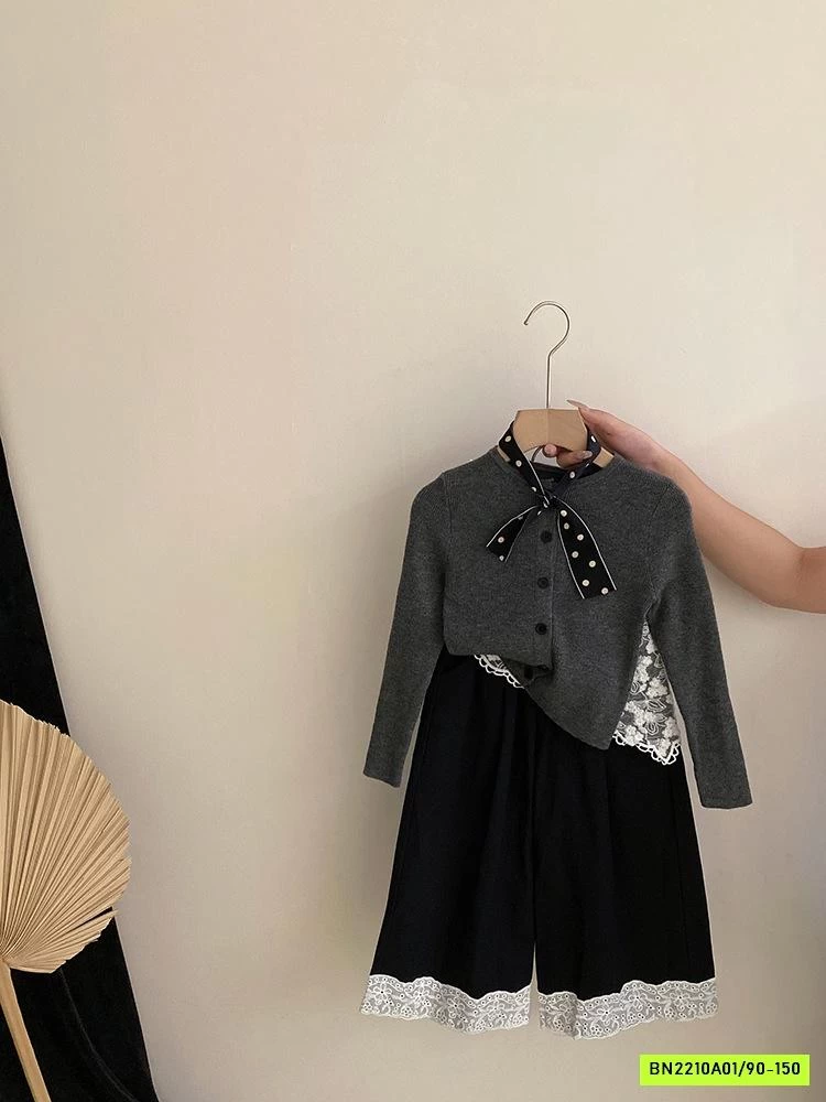 JEANS ỐNG RỘNG VIỀN REN