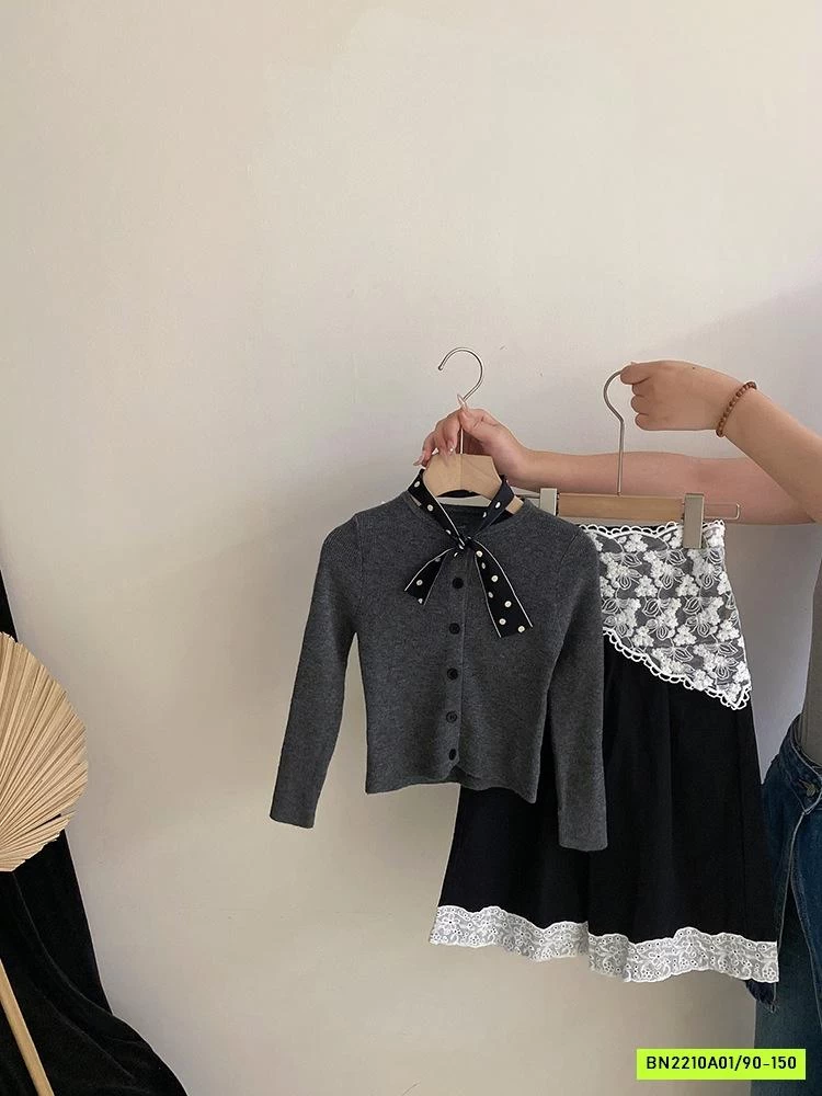 JEANS ỐNG RỘNG VIỀN REN