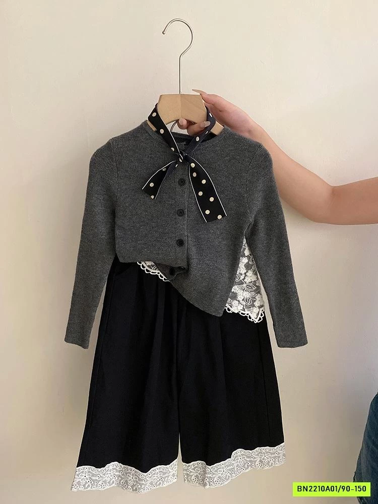 JEANS ỐNG RỘNG VIỀN REN