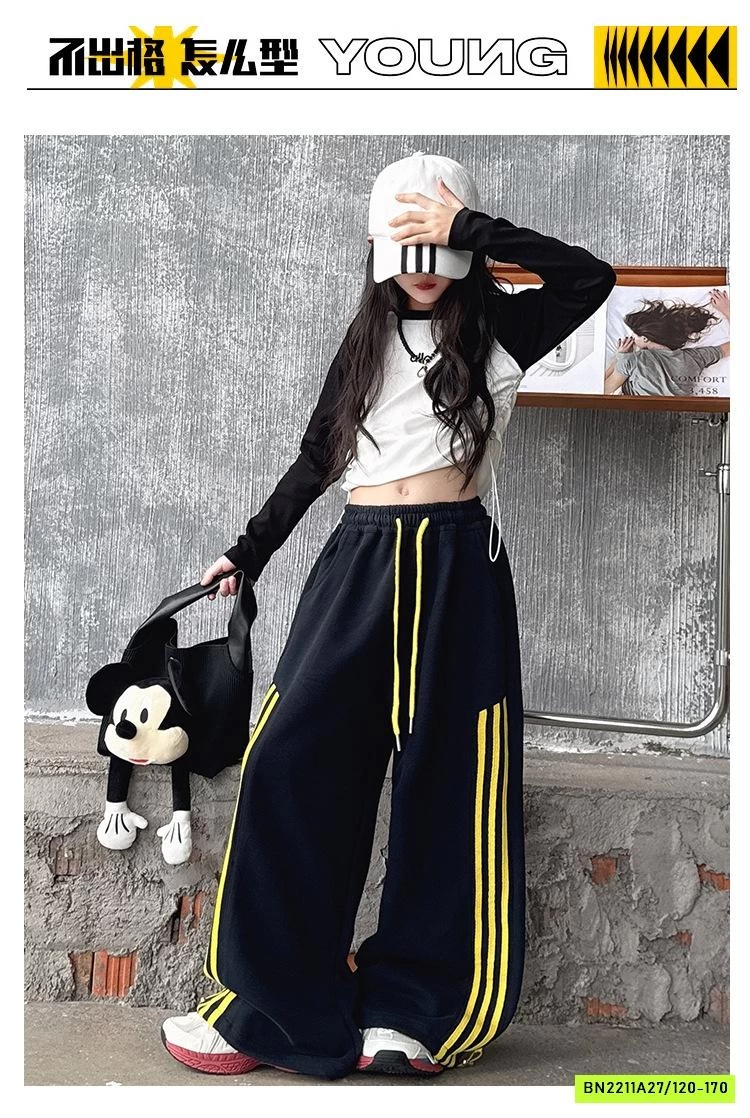 CROPTOP MIX QUẦN SUÔNG PHỐI SỌC