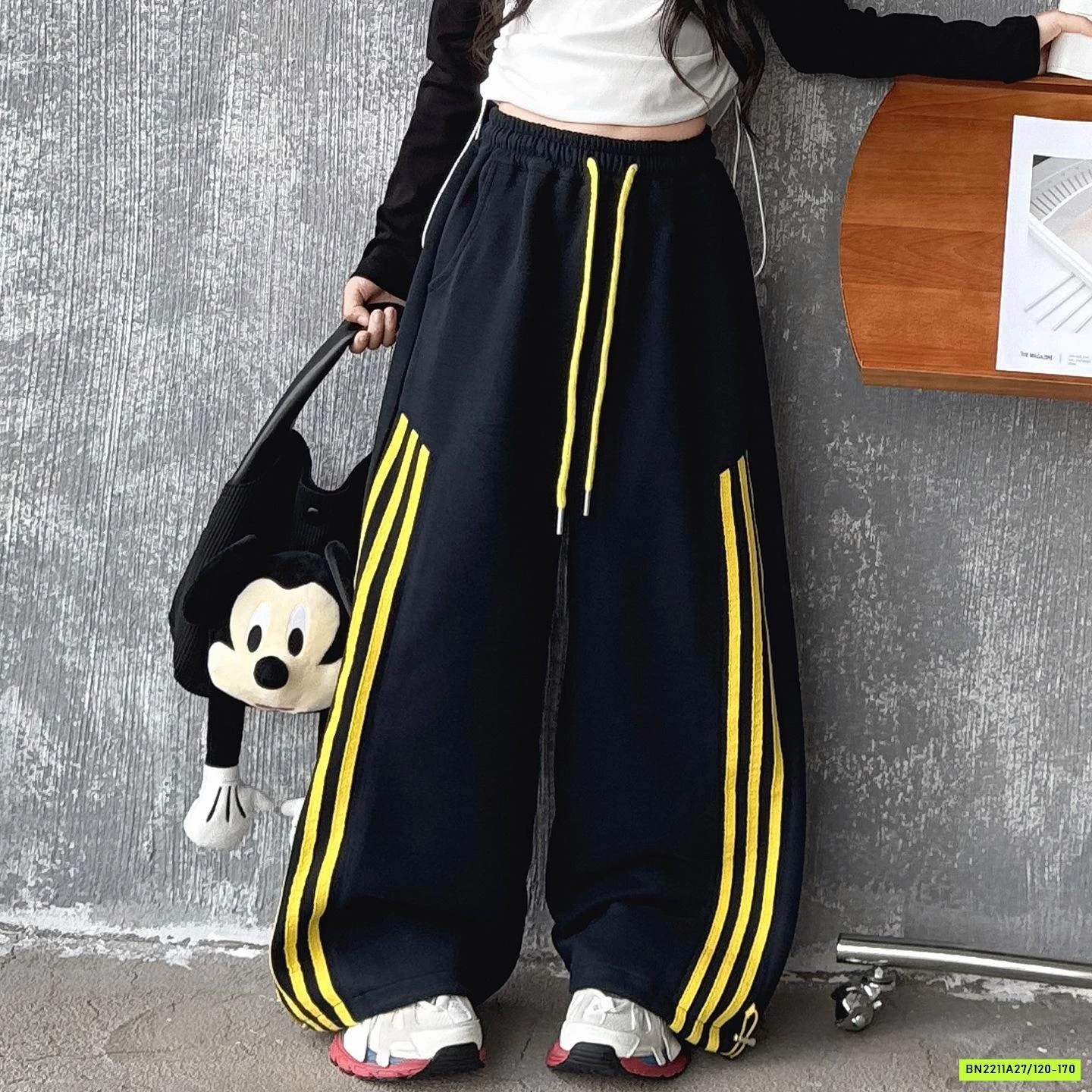 CROPTOP MIX QUẦN SUÔNG PHỐI SỌC