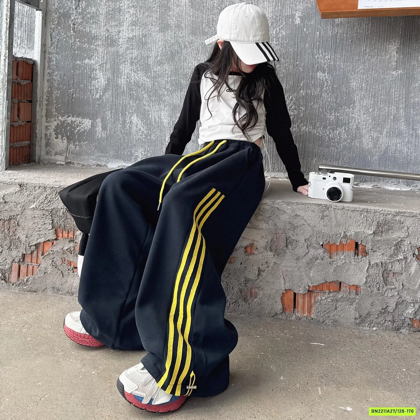 CROPTOP MIX QUẦN SUÔNG PHỐI SỌC