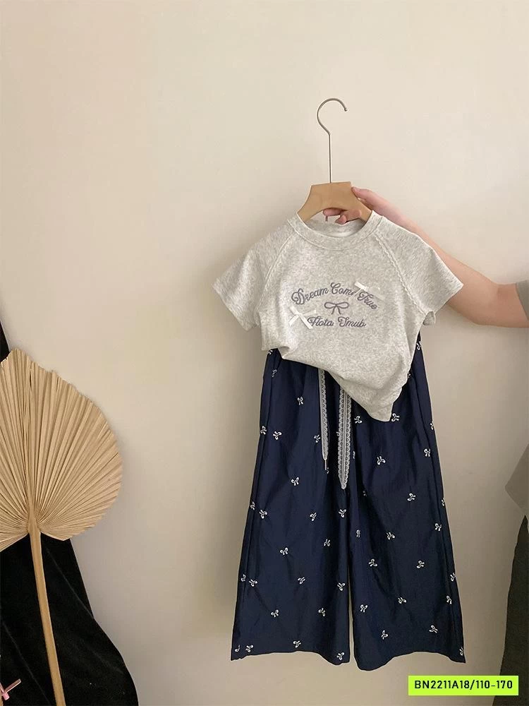 ÁO XÁM MIX QUẦN SUÔNG THÊU NƠ