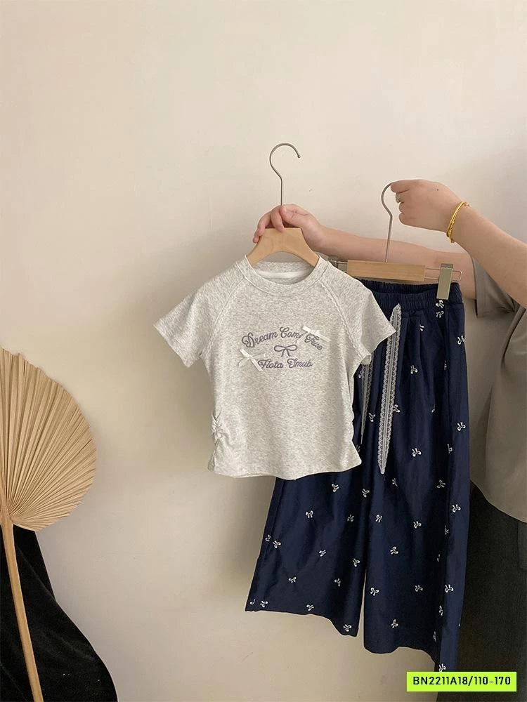 ÁO XÁM MIX QUẦN SUÔNG THÊU NƠ