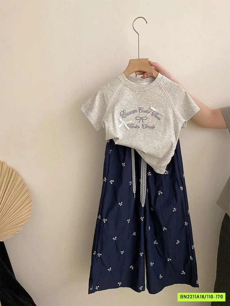 ÁO XÁM MIX QUẦN SUÔNG THÊU NƠ