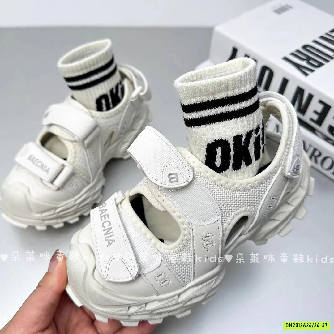 SANDAL GIẢ GIÀY THỂ THAO ĐẾ ĐINH