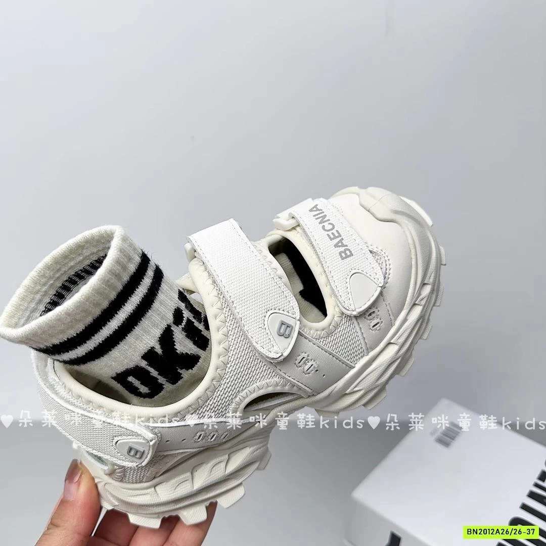 SANDAL GIẢ GIÀY THỂ THAO ĐẾ ĐINH