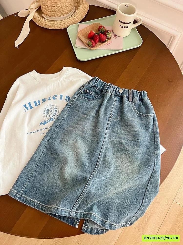 CHÂN VÁY JEANS XẺ SAU 25A042 AMBB