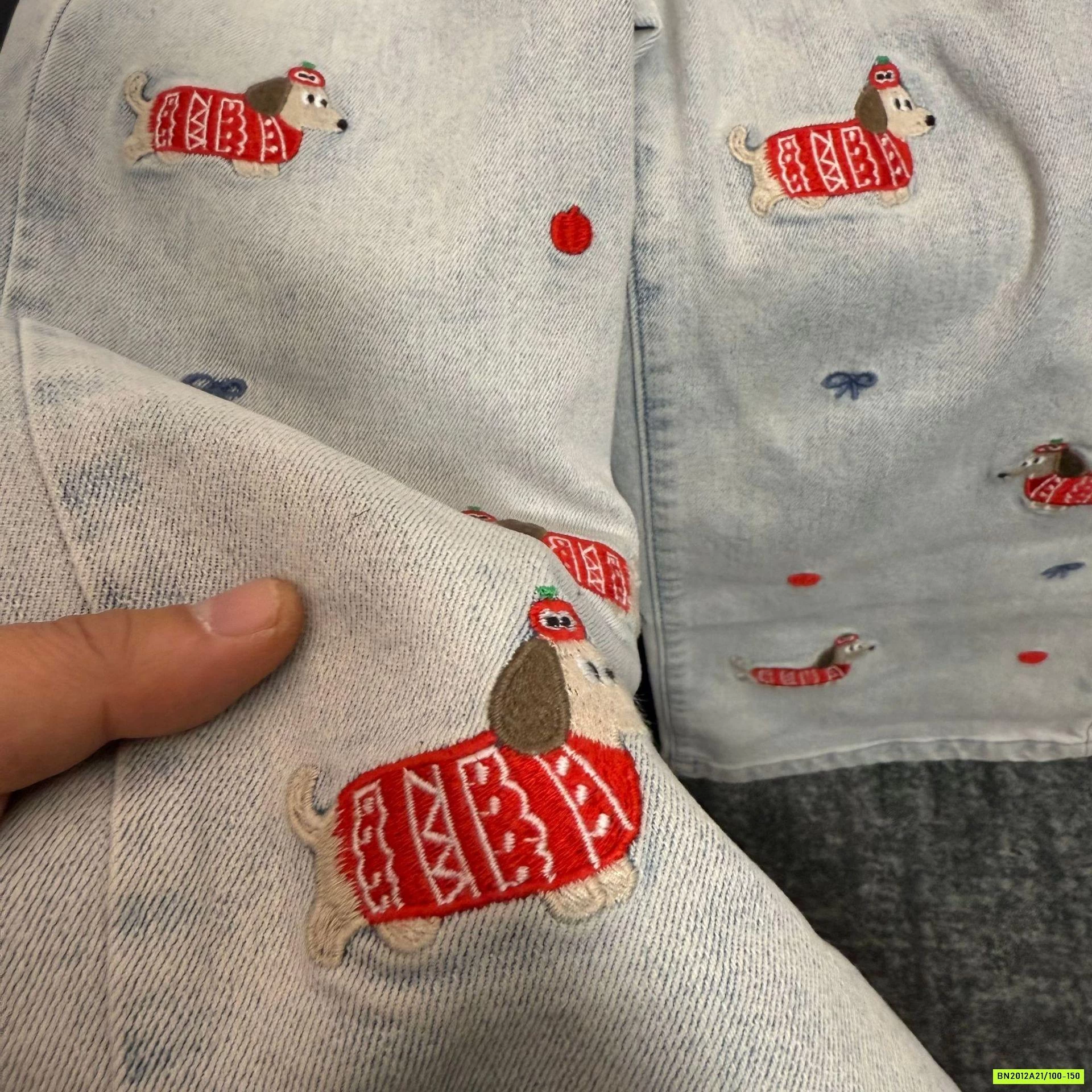 JEANS SUÔNG THÊU CÚN KUTE