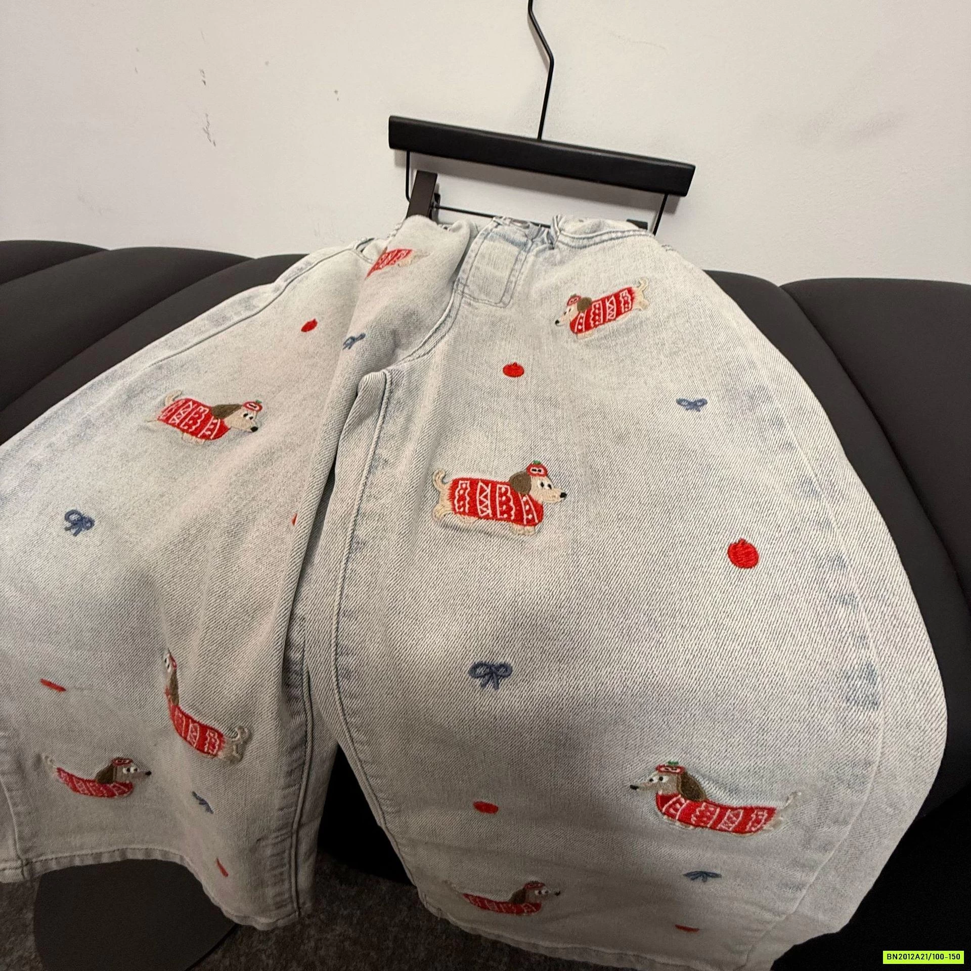 JEANS SUÔNG THÊU CÚN KUTE