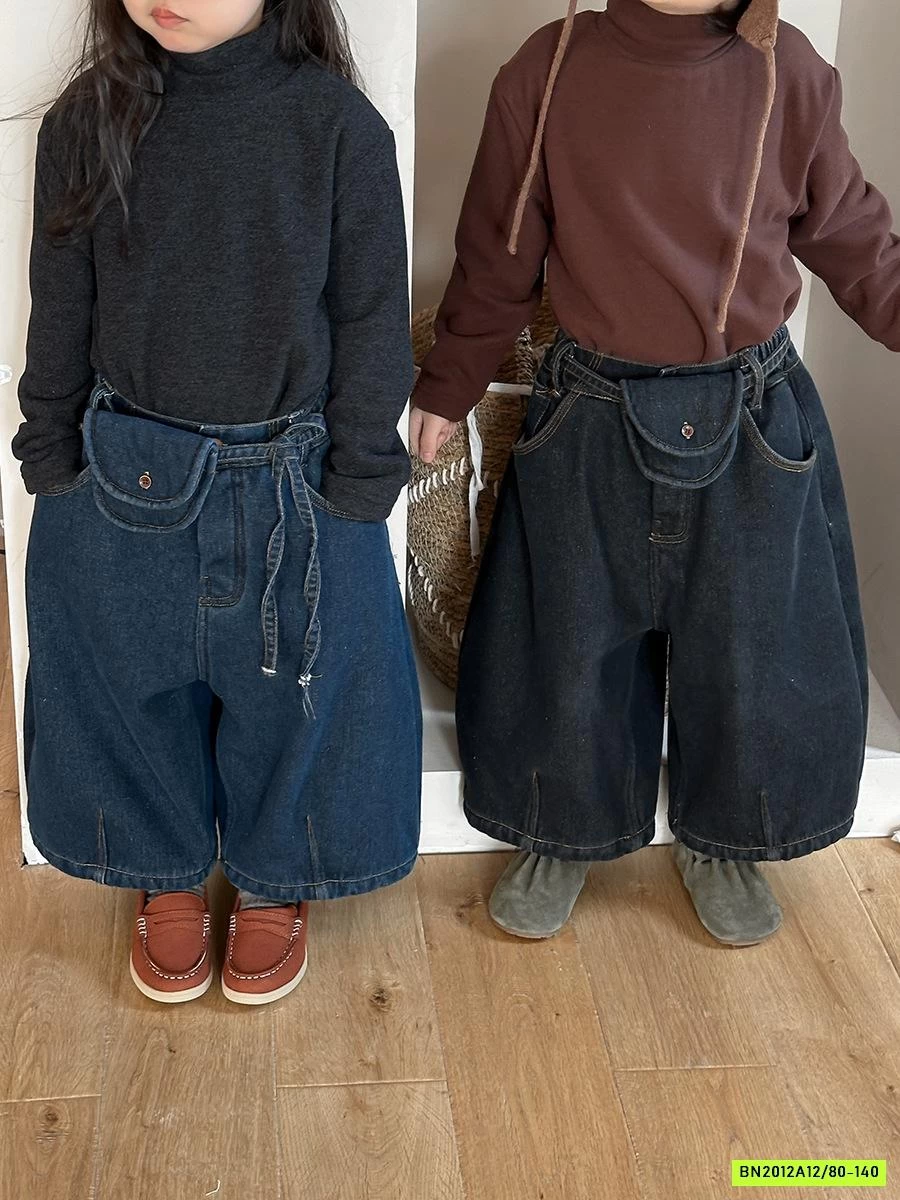 JEANS ỐNG RỘNG KÈM TÚI ĐEO HÔNG