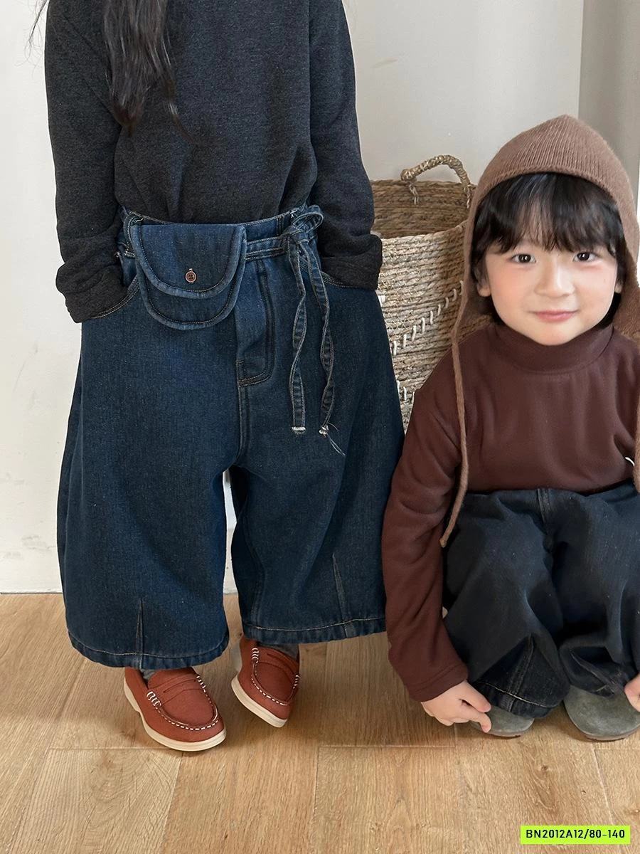 JEANS ỐNG RỘNG KÈM TÚI ĐEO HÔNG