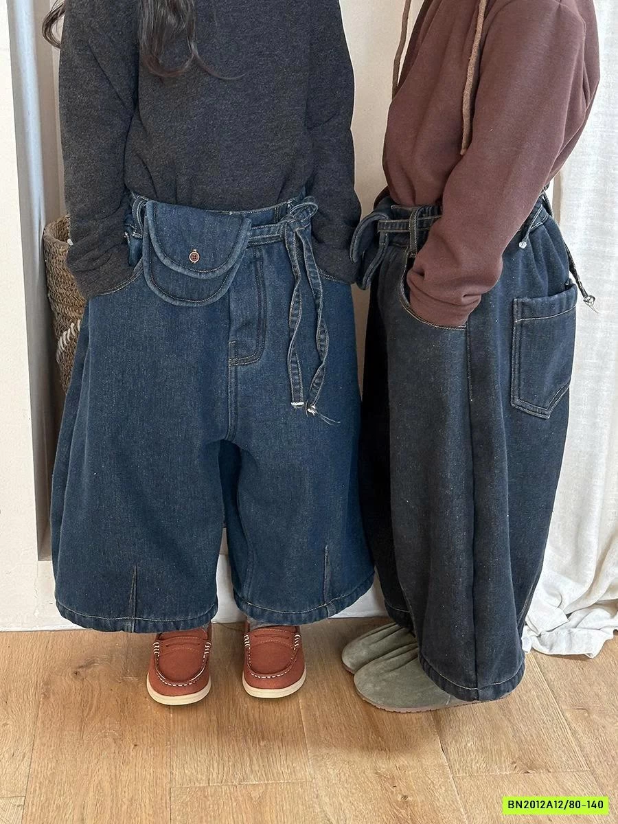 JEANS ỐNG RỘNG KÈM TÚI ĐEO HÔNG