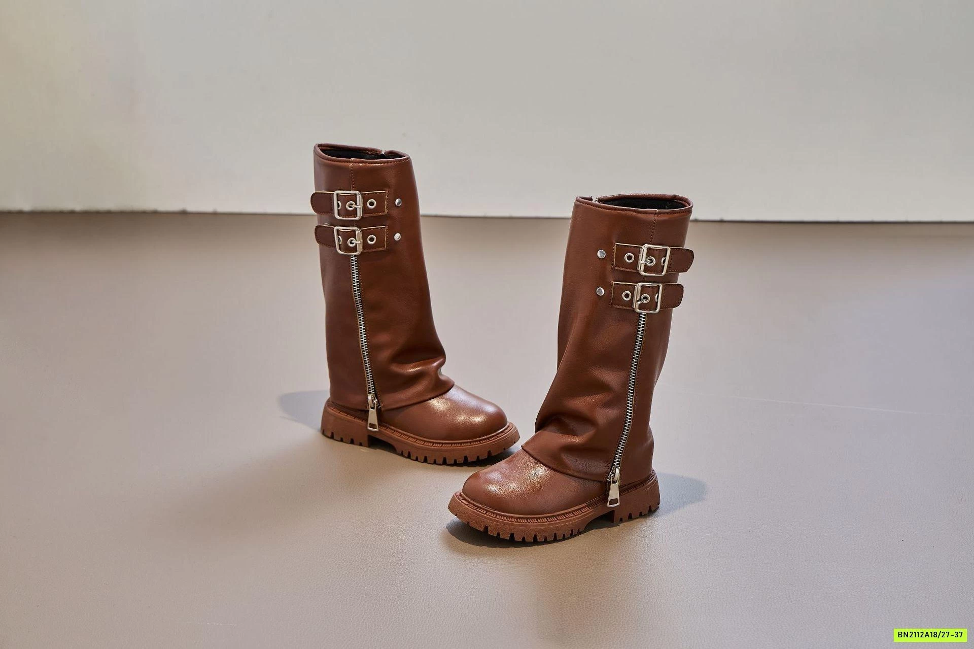 BOOT NGANG GỐI KÉO KHÓA KHUY BÊN