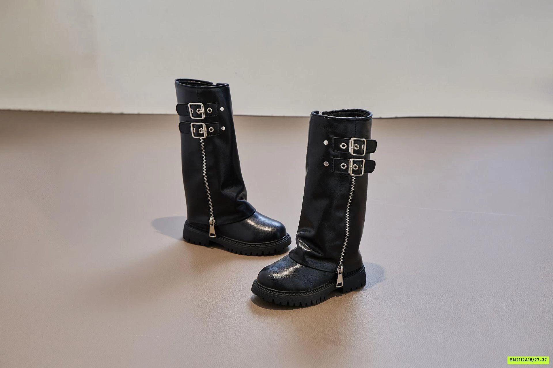 BOOT NGANG GỐI KÉO KHÓA KHUY BÊN