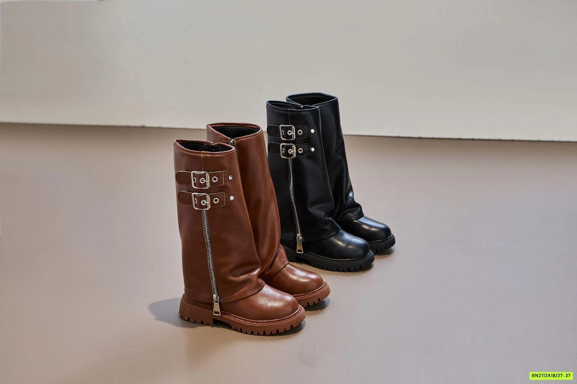 BOOT NGANG GỐI KÉO KHÓA KHUY BÊN