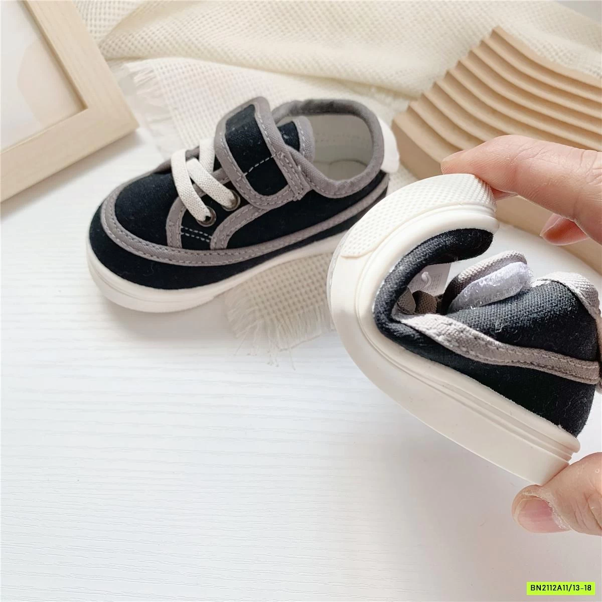 GIÀY TẬP ĐI QUAI DÁN