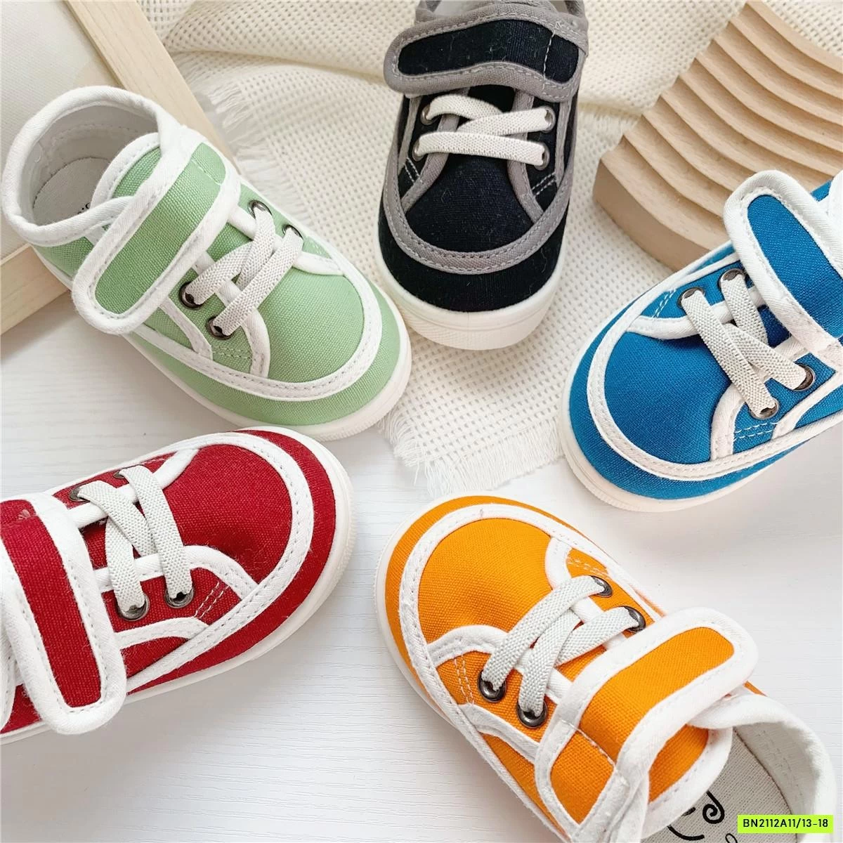 GIÀY TẬP ĐI QUAI DÁN