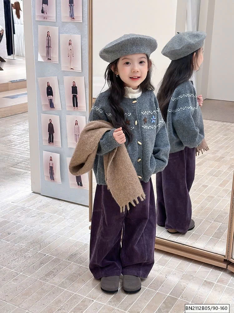 ÁO LEN XÁM CÚC CỔ GẮN HOA AMBB  25G174