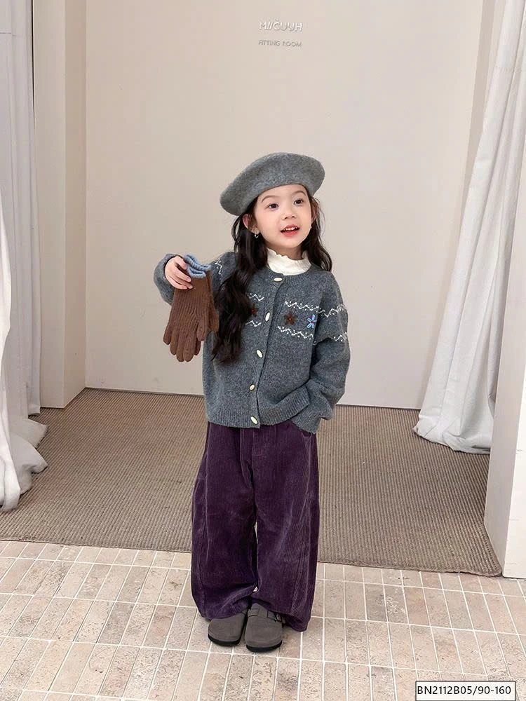 ÁO LEN XÁM CÚC CỔ GẮN HOA AMBB  25G174