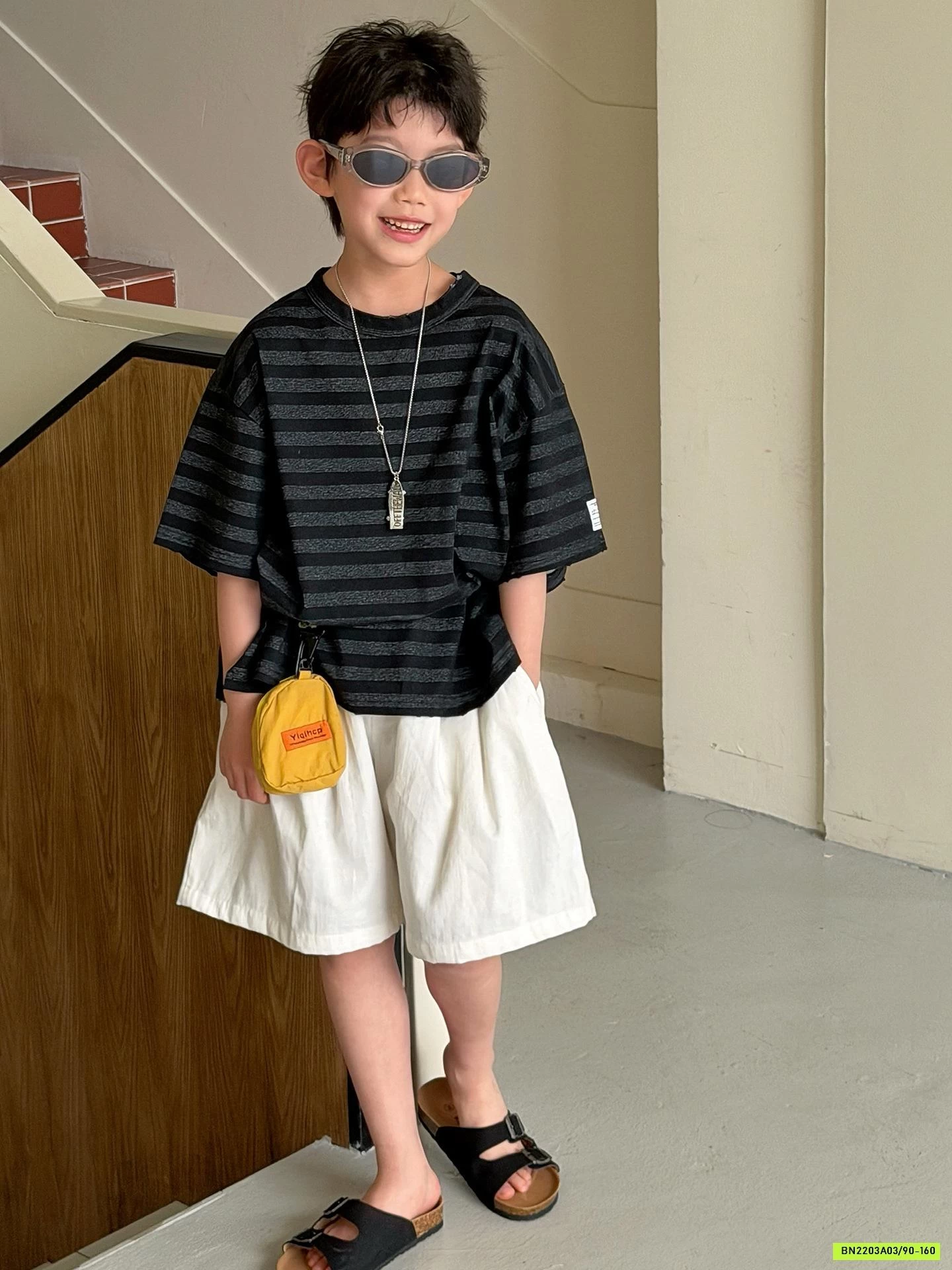 SHORT ĐŨI TRẮNG TÚI SAU