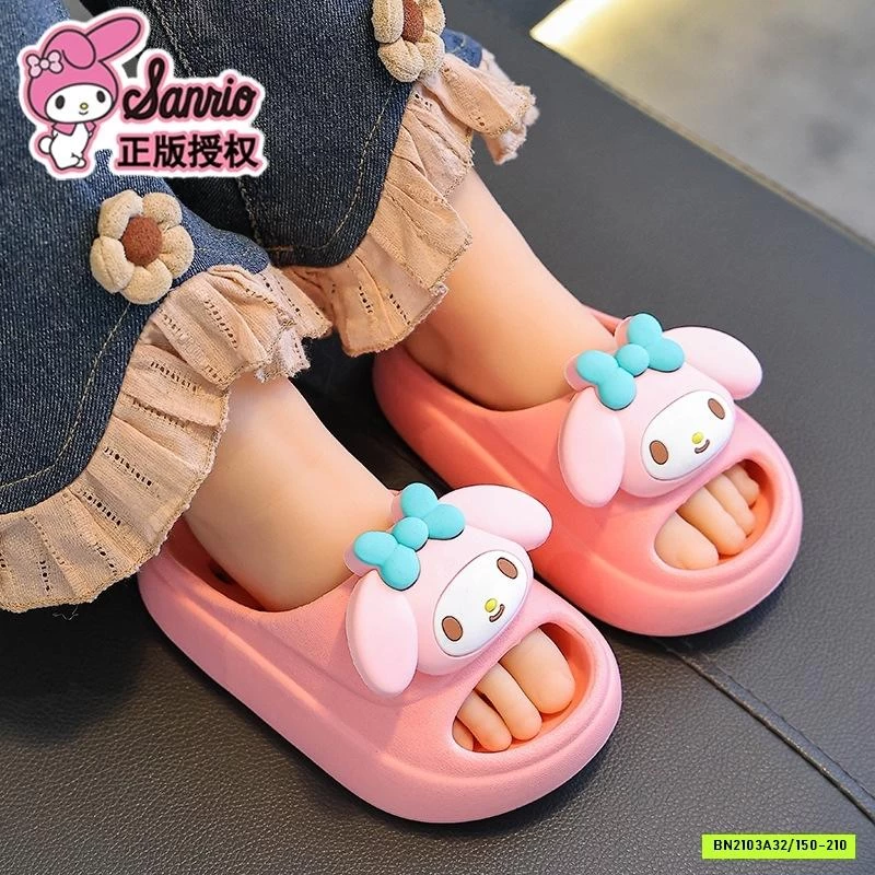 DÉP EVA ĐI TRONG NHÀ TẮM SANRIO