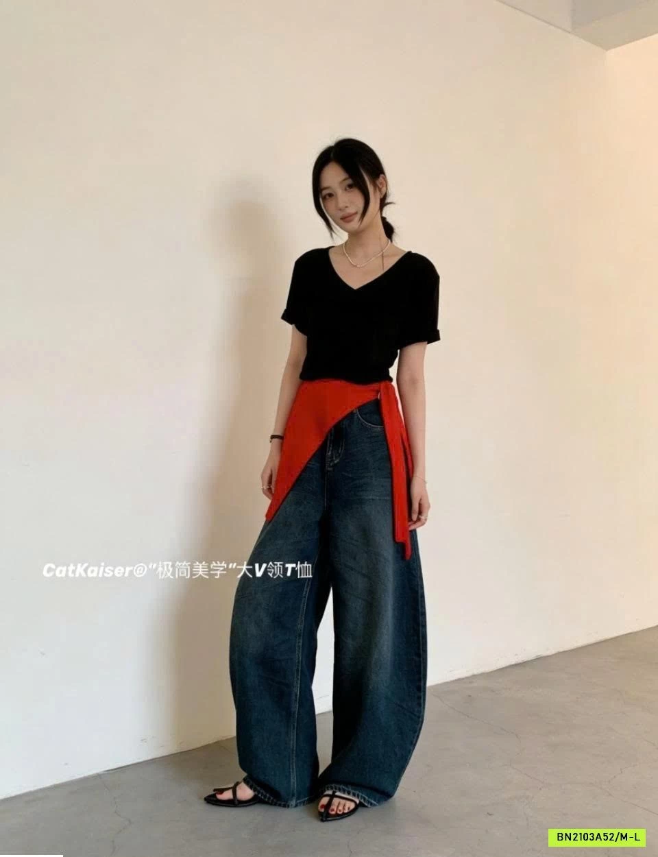 ÁO THUN NỮ CỔ V CATKAISER