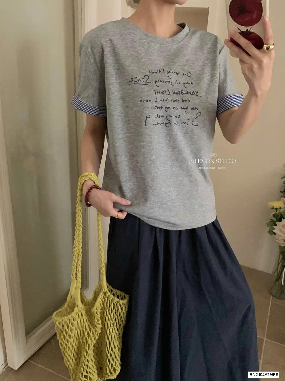 ÁO THUN CHỮ PHỐI VIỀN TAY LEMON