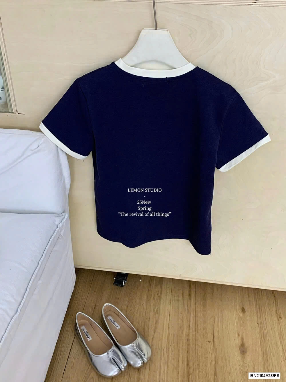 ÁO THUN CÚN VIỀN CỔ