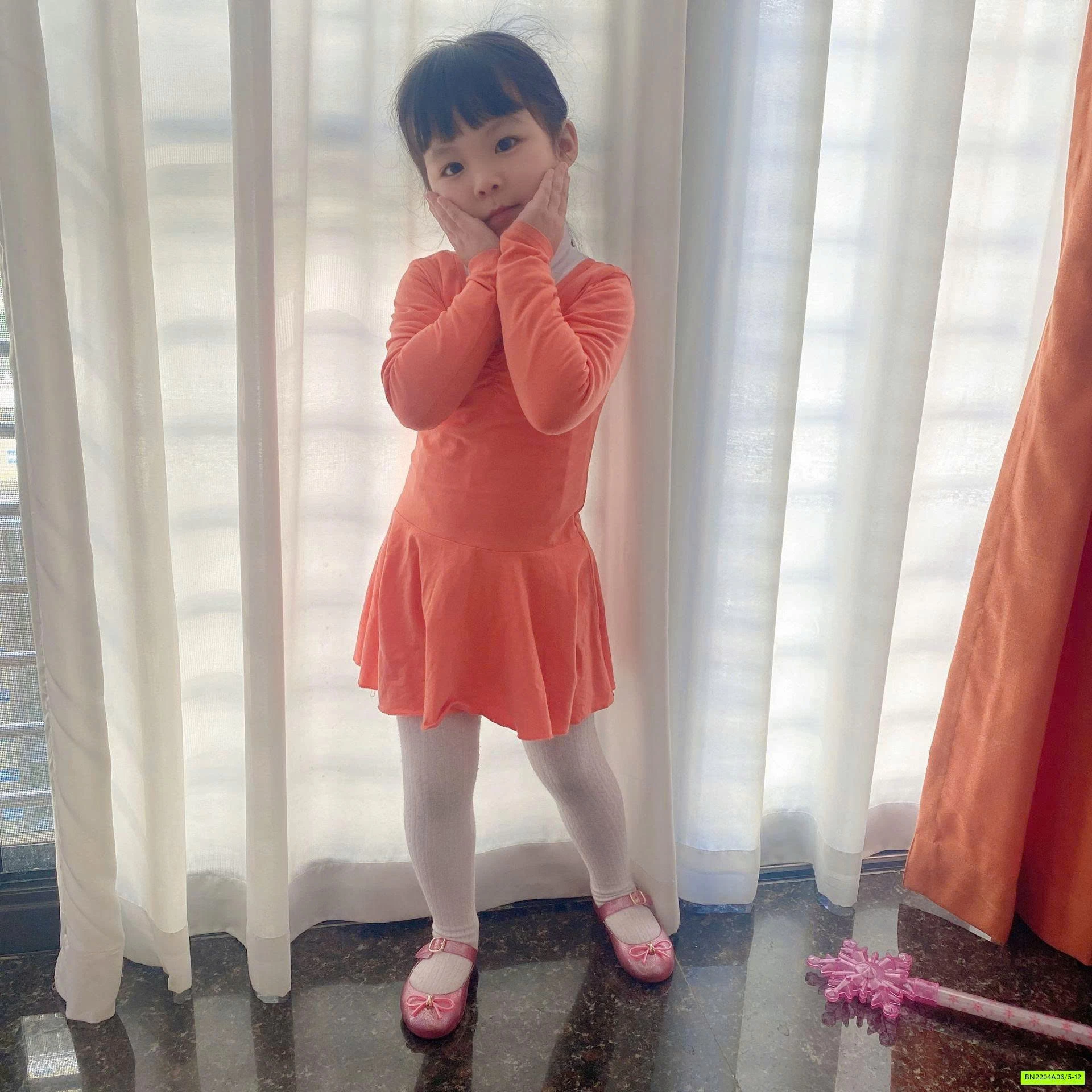 GIÀY NHỰA THƠM MMD GẮN NƠ