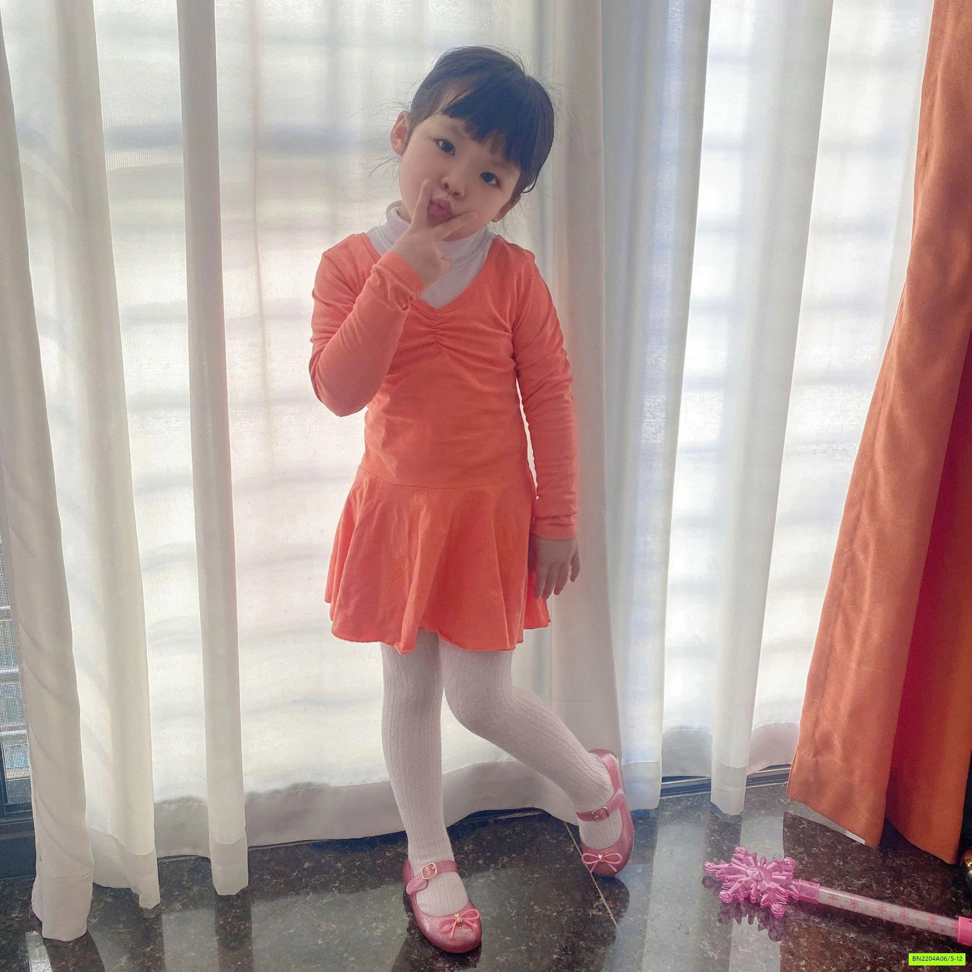 GIÀY NHỰA THƠM MMD GẮN NƠ