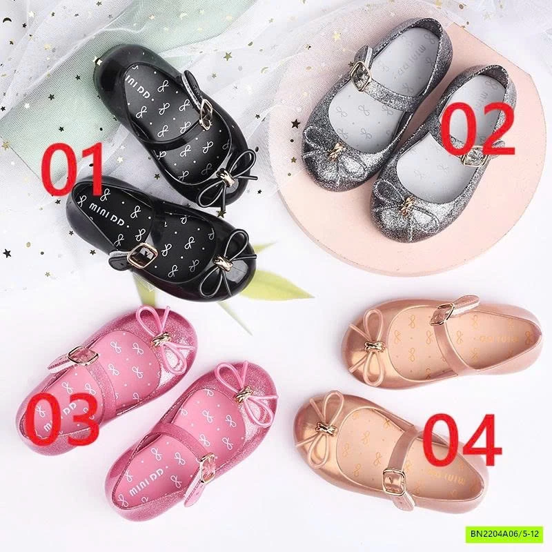 GIÀY NHỰA THƠM MMD GẮN NƠ