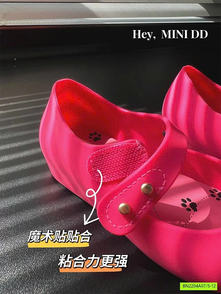 GIÀY NHỰA THƠM MÈO MMD