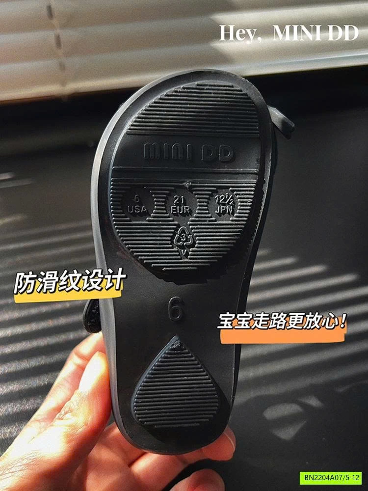 GIÀY NHỰA THƠM MÈO MMD