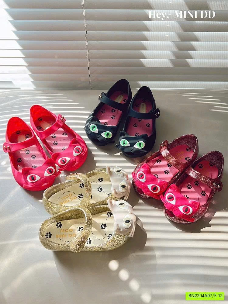 GIÀY NHỰA THƠM MÈO MMD