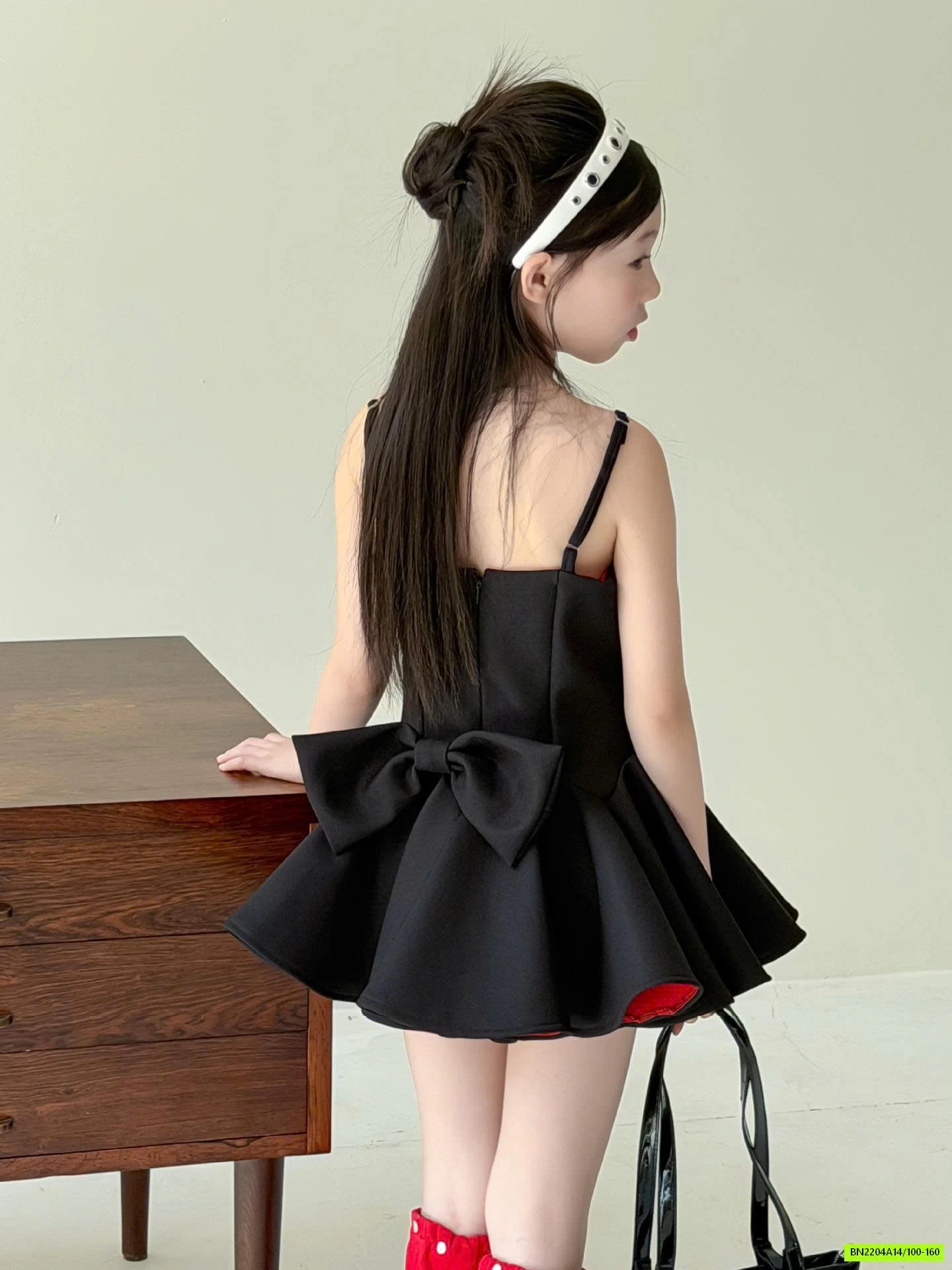 ĐẦM 2 DÂY ĐEN CHÂN LY NƠ SAU