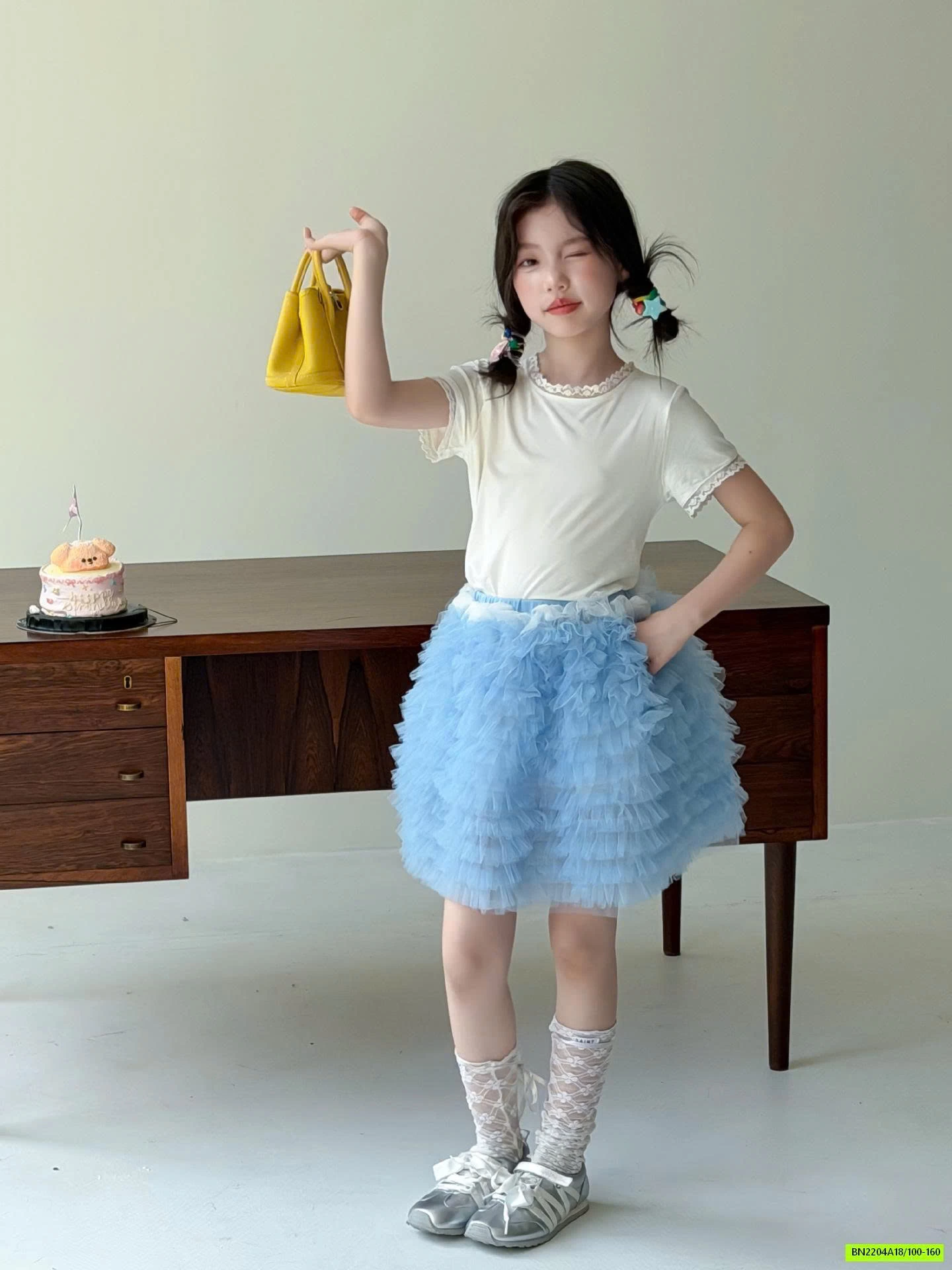 ÁO TRẮNG VIỀN REN MIX CV TUTU XANH