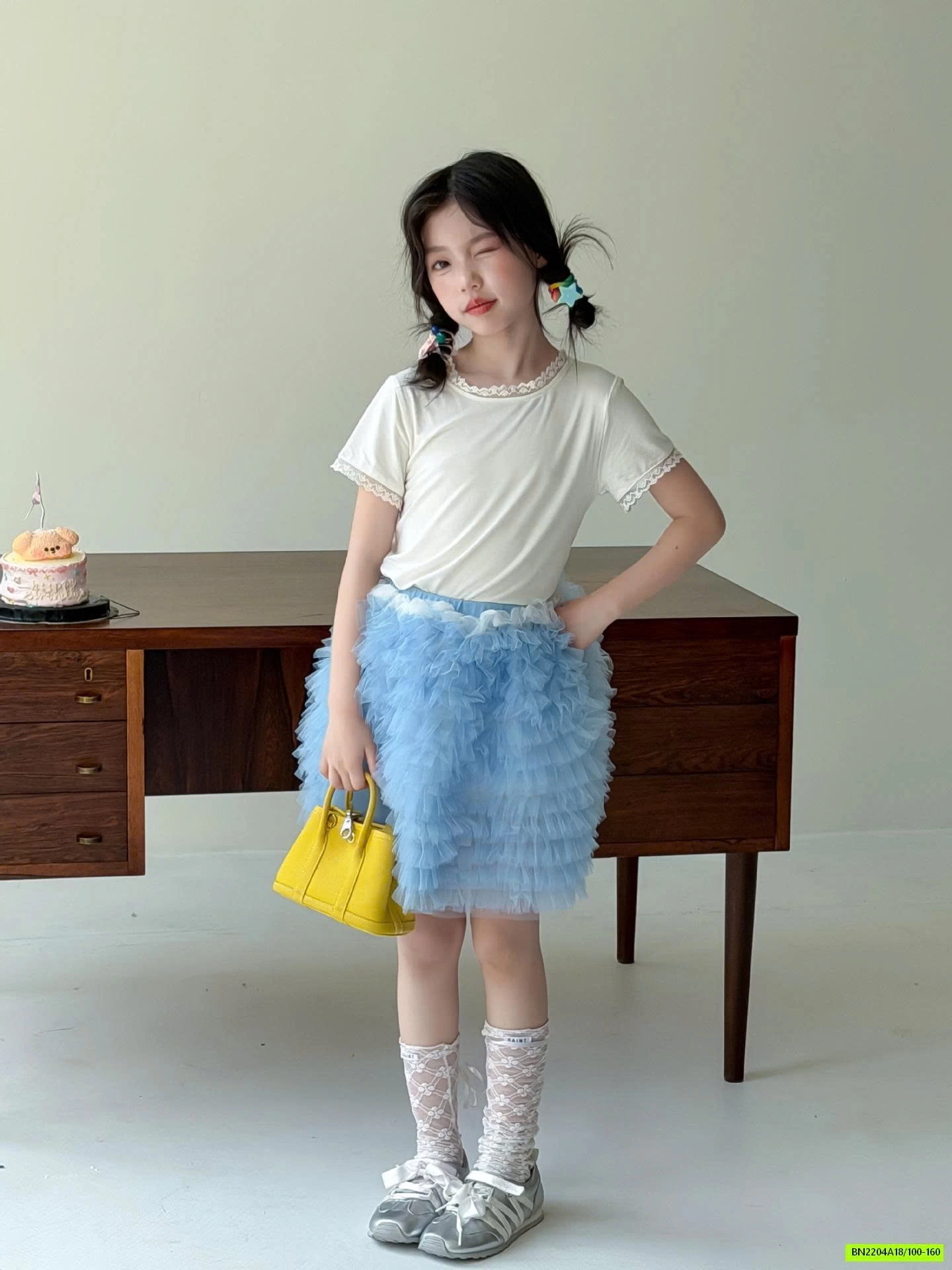 ÁO TRẮNG VIỀN REN MIX CV TUTU XANH