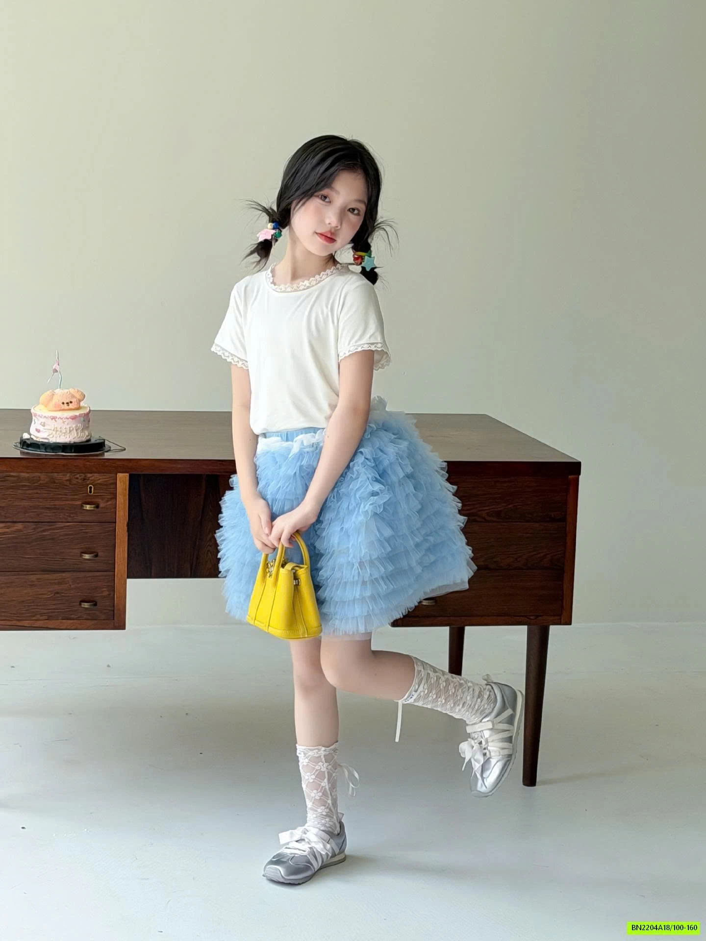 ÁO TRẮNG VIỀN REN MIX CV TUTU XANH