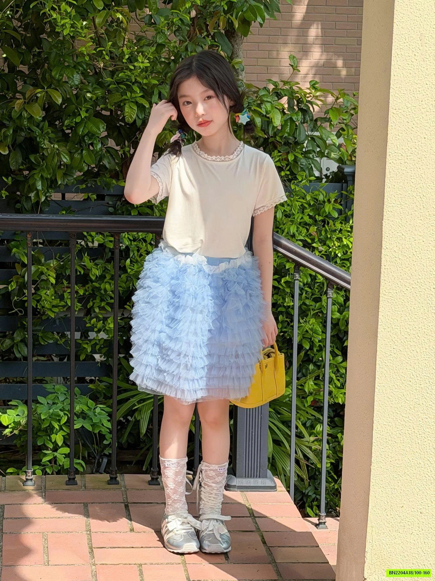 ÁO TRẮNG VIỀN REN MIX CV TUTU XANH