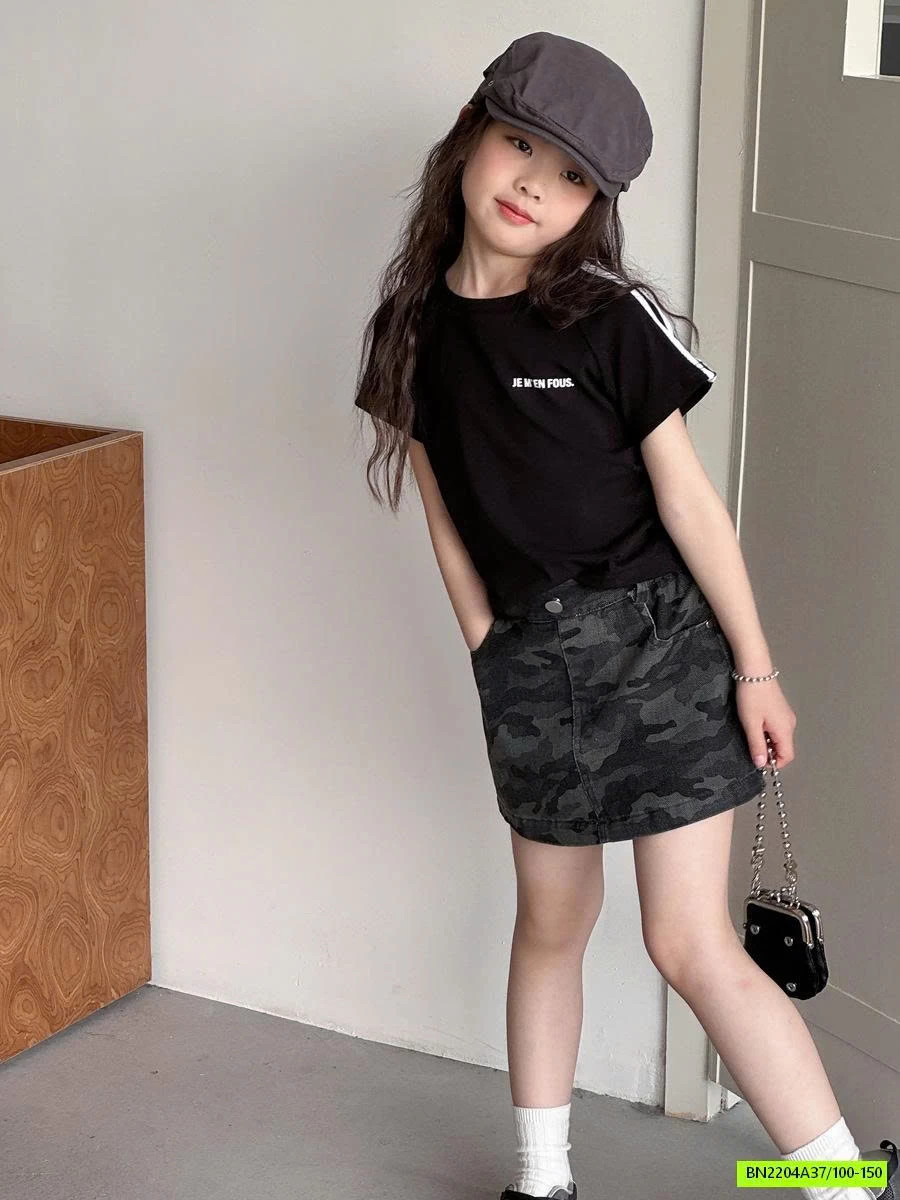 ÁO ĐEN MIX CV RẰN RI YUKIDS